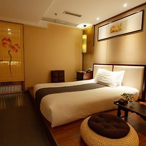 Standard Double Room no Window
